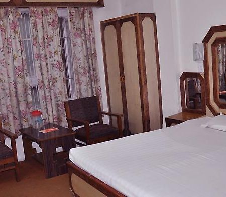 Hotel Rajdoot Šimla Exteriér fotografie